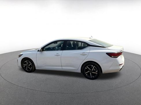 Used 2025 Nissan Sentra SV image 9