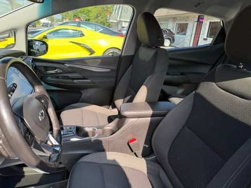Used 2023 Chevrolet Bolt LT FWD image 26