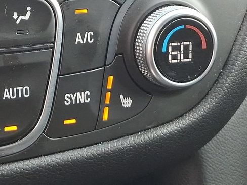 Used 2018 Chevrolet Equinox LT AWD/4WD image 16