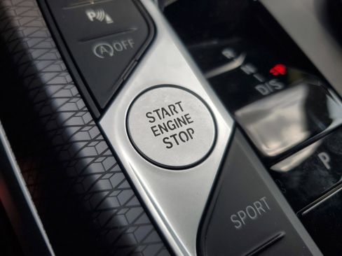 Used 2025 BMW 330i Sedan w/ M Sport Package image 29