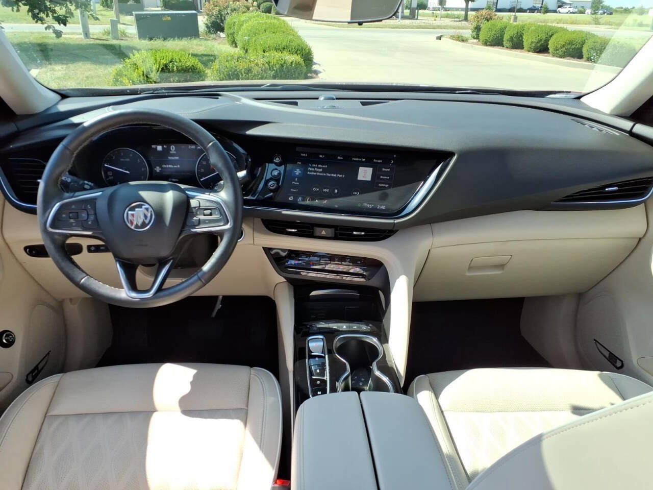 Used 2021 Buick Envision Avenir w/ Technology Package II FWD image 10