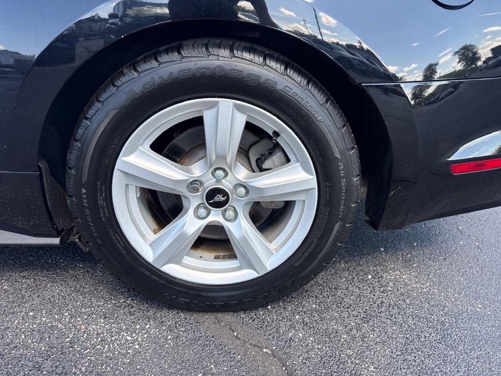 Used 2016 Ford Mustang Convertible RWD image 30