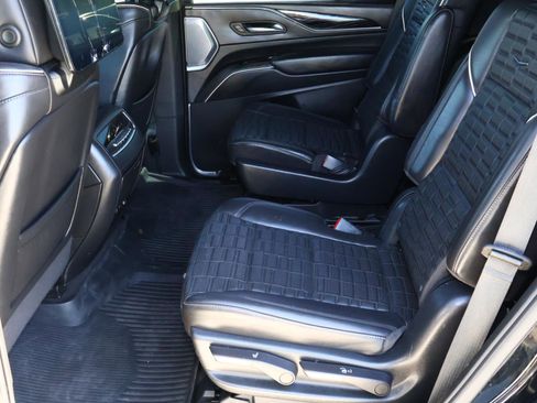 Used 2023 Cadillac Escalade V w/ LPO, ONYX Package image 25