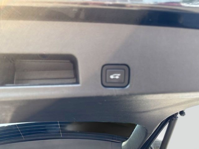Used 2025 Chevrolet Traverse LT AWD/4WD image 37