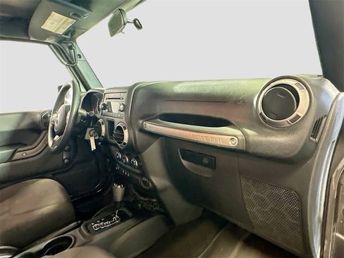 Used 2017 Jeep Wrangler Sport image 25