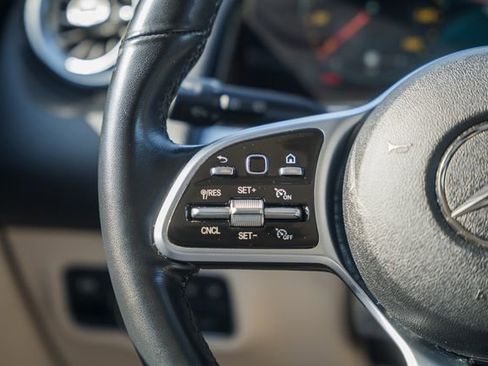 Used 2022 Mercedes-Benz GLB 250 4MATIC image 30