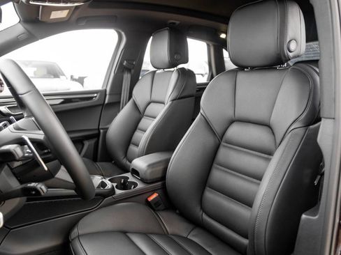 New 2026 Porsche Macan S image 5