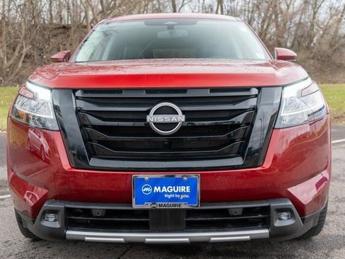 Used 2022 Nissan Pathfinder SL w/ SL Black Package image 3