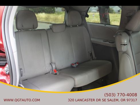 Used 2016 Toyota Sienna Limited image 20