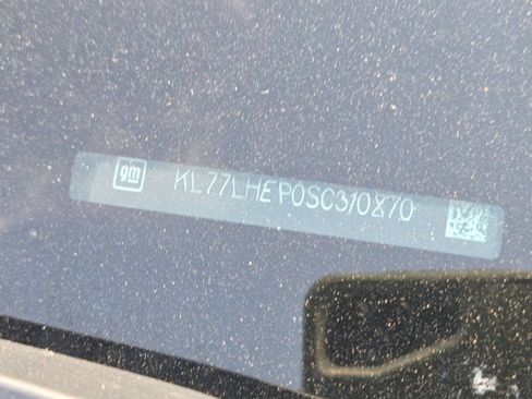 Used 2025 Chevrolet Trax LT FWD image 8