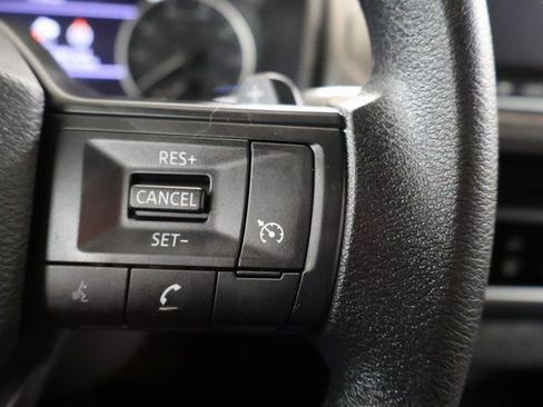 Used 2025 Nissan Rogue S image 18