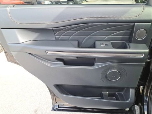 Certified 2022 Ford Expedition Platinum image 14