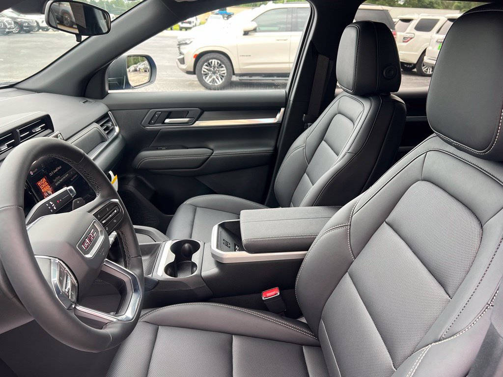 New 2027 GMC Terrain Elevation w/ Elevation Premium Package FWD image 9