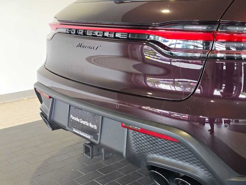 Used 2025 Porsche Macan Turbo AWD/4WD image 15