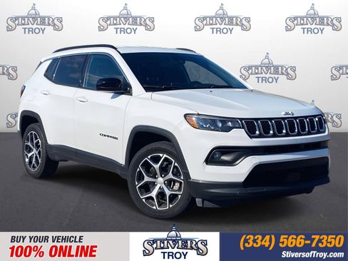 Used 2024 Jeep Compass Latitude image 1