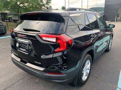 Used 2022 GMC Terrain SLE w/ Driver Convenience Package AWD/4WD image 6