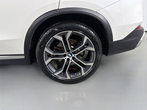 Certified 2024 BMW X5 xDrive40i w/ Parking Assistance Package AWD/4WD image 28