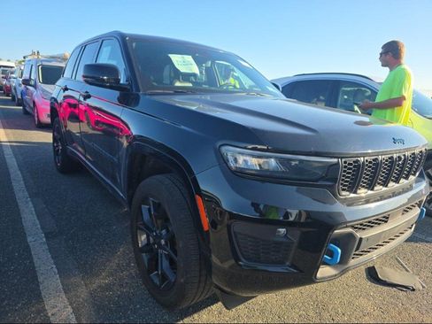 Used 2024 Jeep Grand Cherokee Limited 4xe AWD/4WD image 2