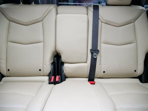 Used 2017 Cadillac XT5 Luxury w/ Driver Awareness Package image 7