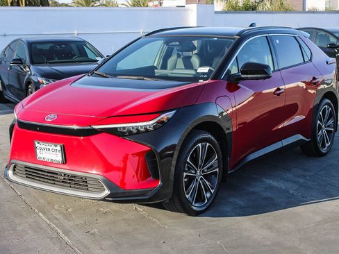 Used 2023 Toyota bZ4X Limited image 3