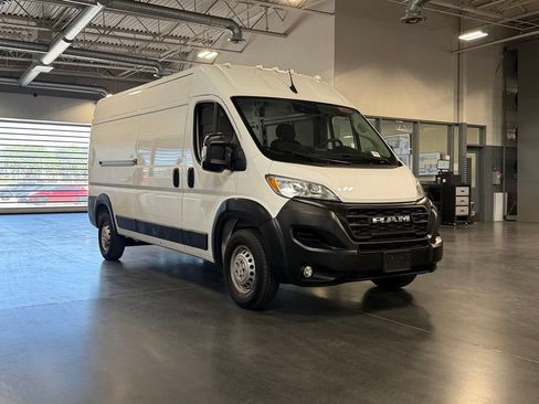 Used 2024 RAM ProMaster 2500 w/ Convenience Group FWD image 5