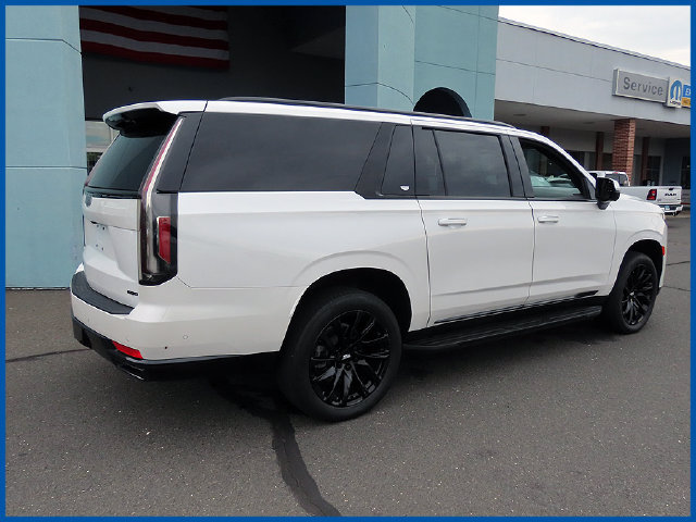 Used 2024 Cadillac Escalade ESV Sport Platinum w/ LPO, ONYX Package AWD/4WD image 7