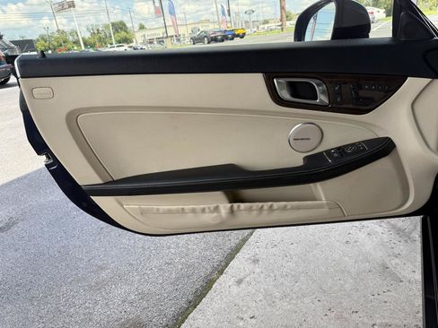 Used 2014 Mercedes-Benz SLK 250 image 11