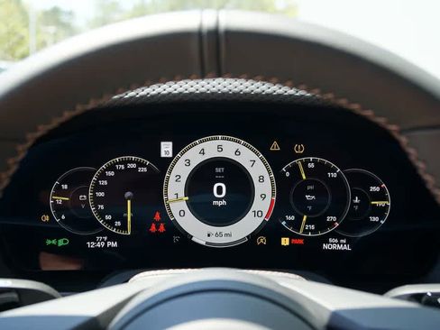 Used 2025 Porsche 911 GT3 RWD image 33
