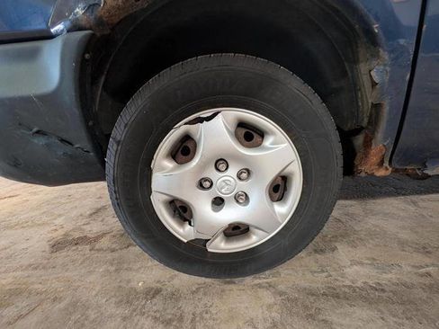 Used 2002 Dodge Caravan SE FWD image 16