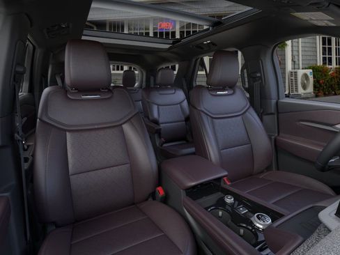 Used 2025 Ford Explorer Platinum RWD image 10
