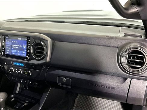 Used 2021 Toyota Tacoma TRD Sport image 12