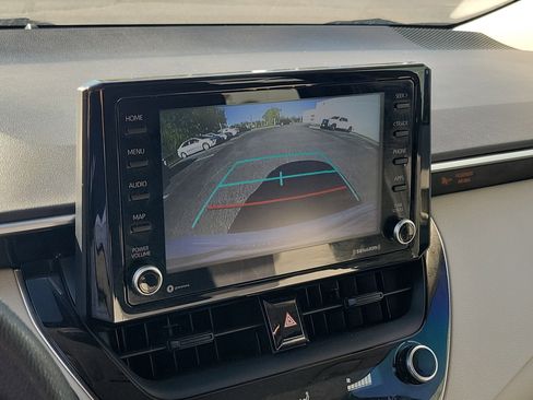 Used 2022 Toyota Corolla LE image 29