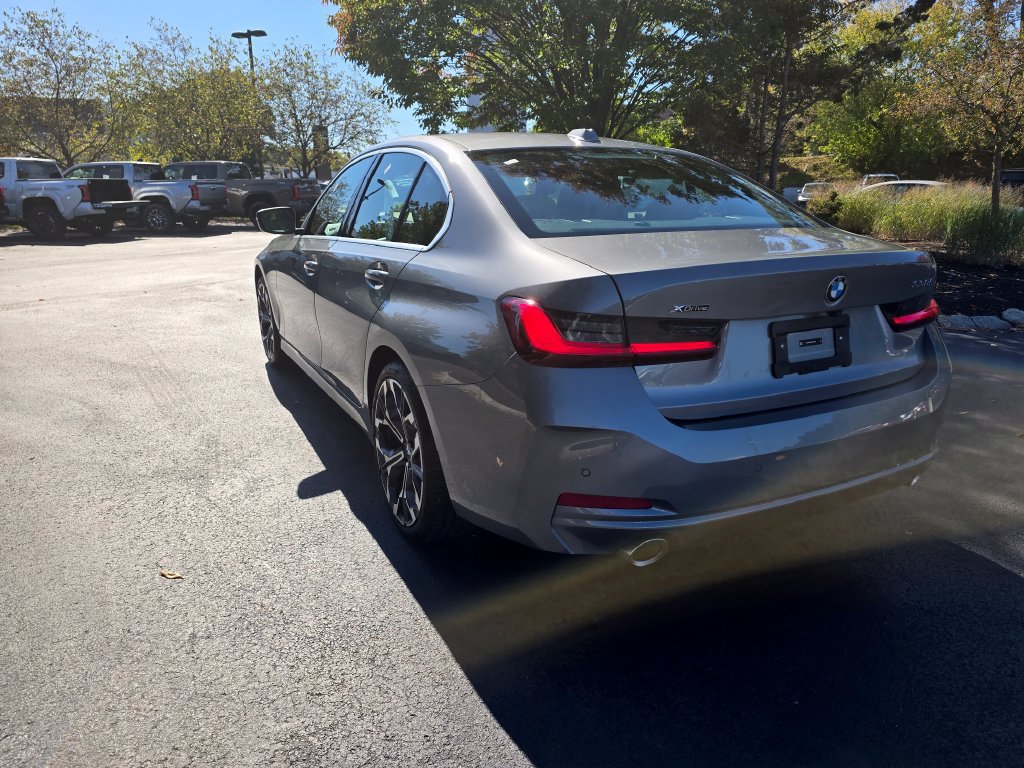 Used 2025 BMW 330i xDrive Sedan w/ Convenience Package AWD/4WD image 6