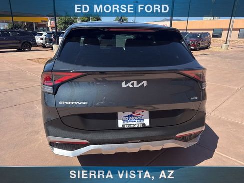 Certified 2025 Kia Sportage LX FWD image 4