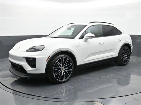 Used 2025 Porsche Macan Electric image 1
