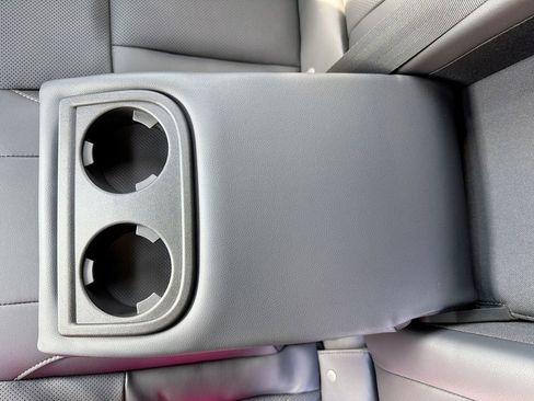 New 2026 Subaru Outback Limited image 32