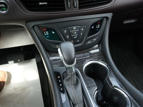 Used 2017 Buick Envision Essence FWD image 21