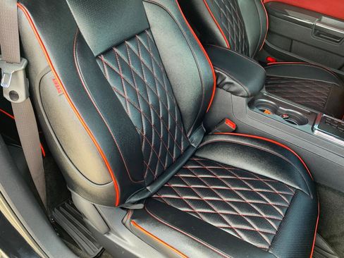 Used 2014 Dodge Challenger SXT RWD image 30