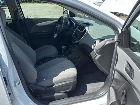 Used 2020 Chevrolet Sonic LT image 25
