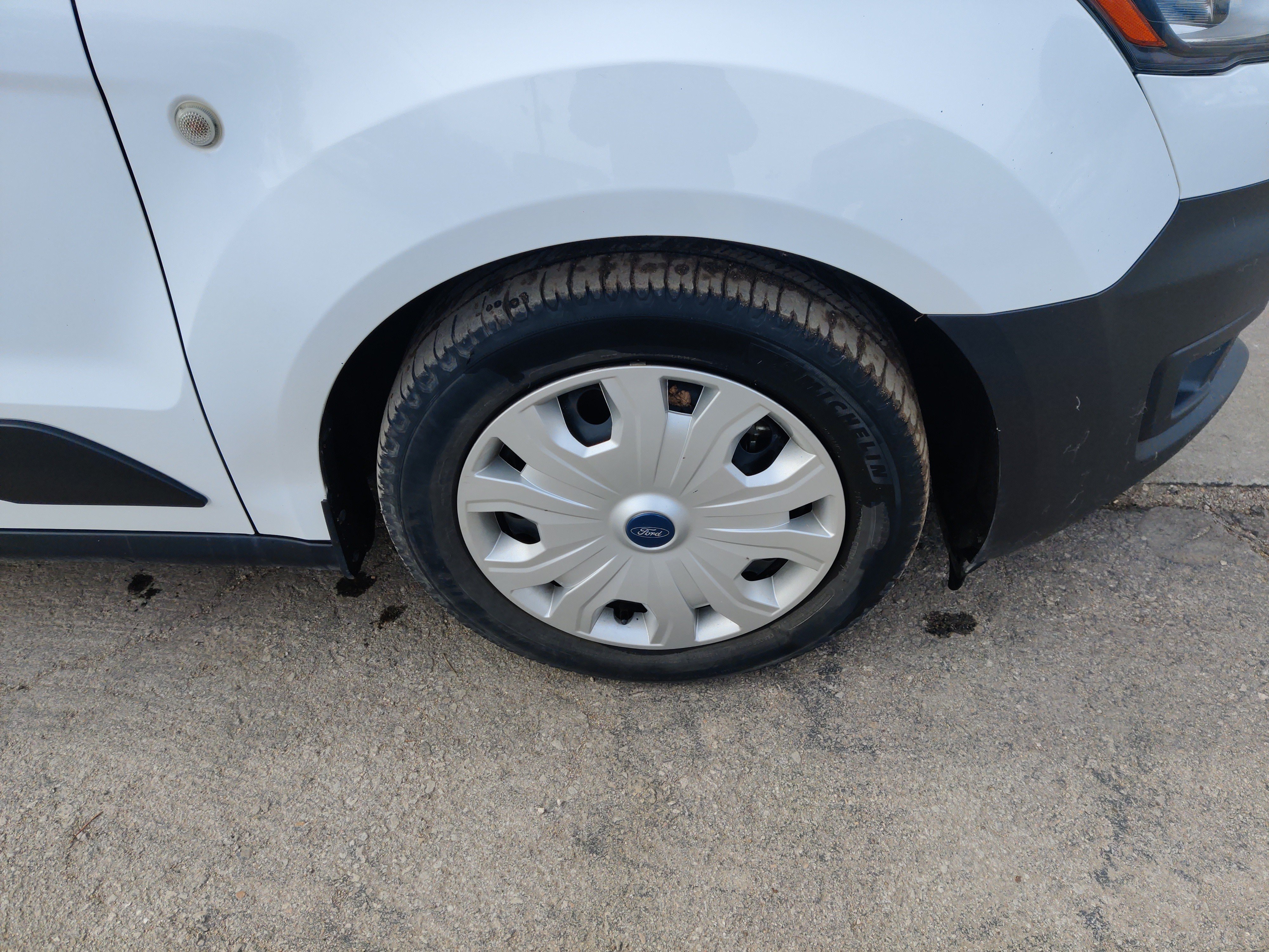 Used 2022 Ford Transit Connect XL FWD image 3