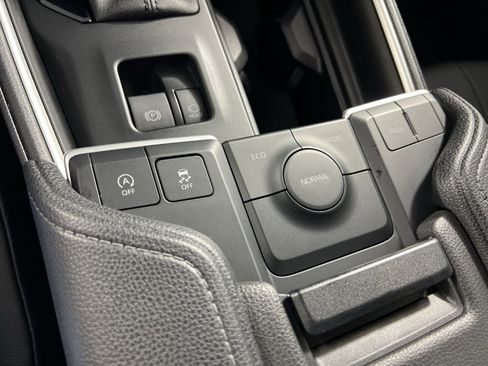 Used 2025 Toyota Grand Highlander FWD image 34