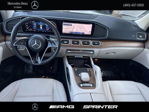 Used 2024 Mercedes-Benz GLS 450 4MATIC image 24