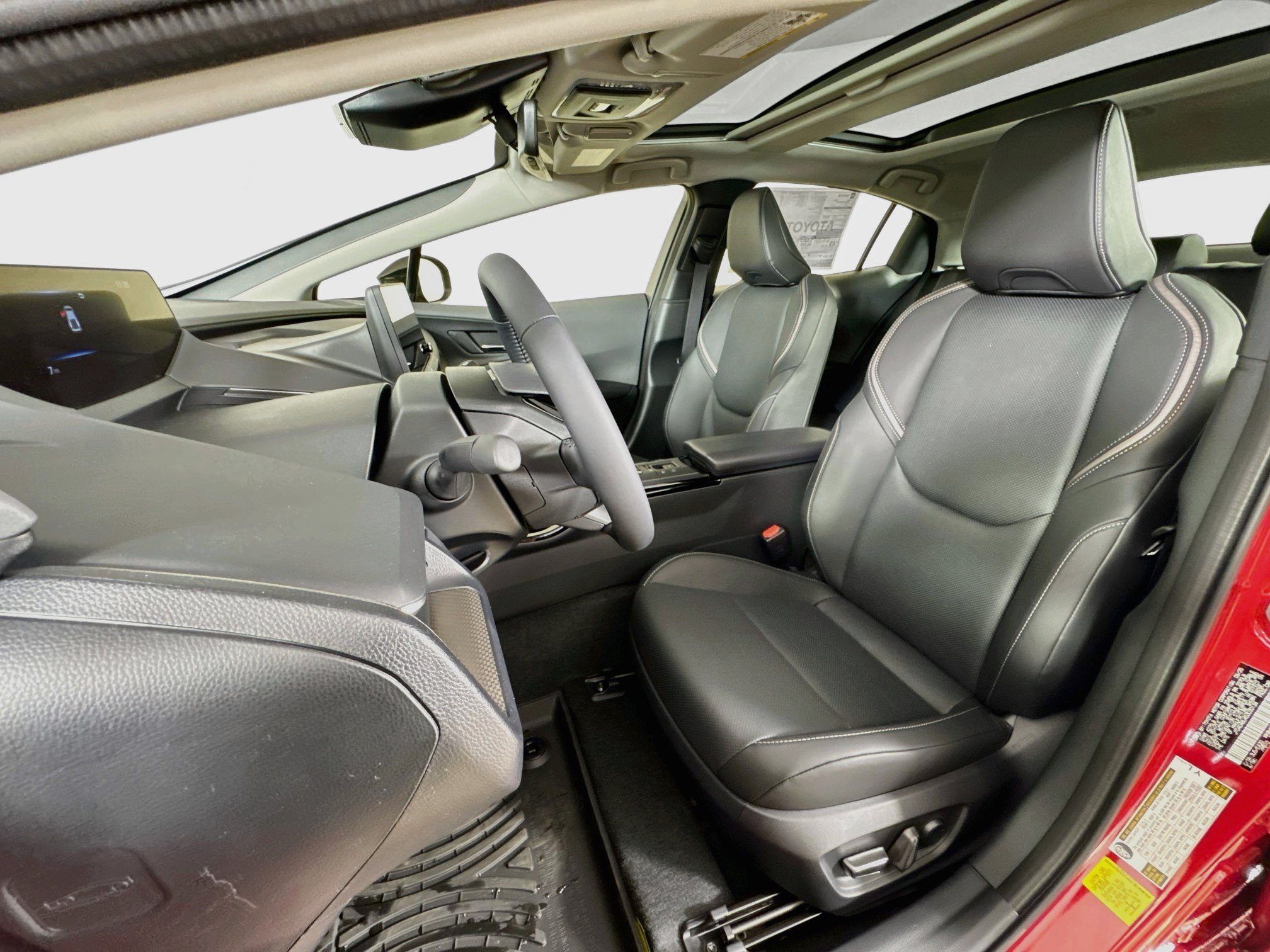 Certified 2025 Toyota Prius XLE AWD/4WD image 12