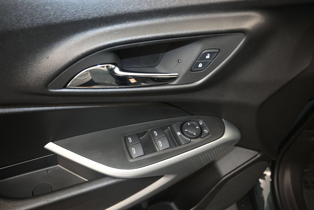 New 2026 Chevrolet Trax LS w/ LS Convenience Package FWD image 11
