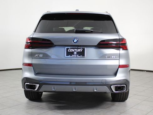 New 2026 BMW X5 xDrive50e w/ M Sport Package image 10