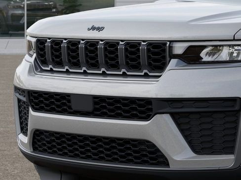 New 2026 Jeep Grand Cherokee Altitude RWD image 11