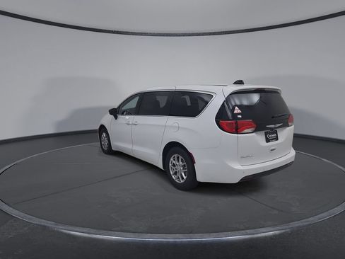 New 2027 Chrysler Pacifica LX FWD image 10