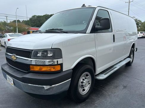 Used 2023 Chevrolet Express 2500 w/ Driver Convenience Package image 4