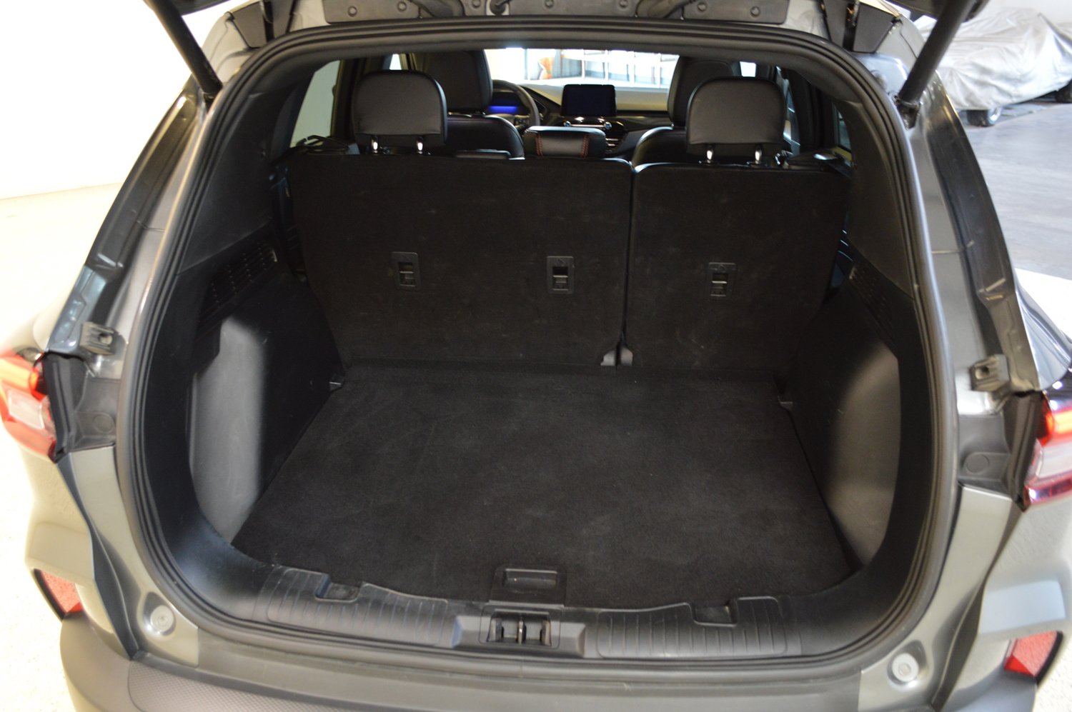Used 2025 Ford Escape ST-Line Select AWD/4WD image 13