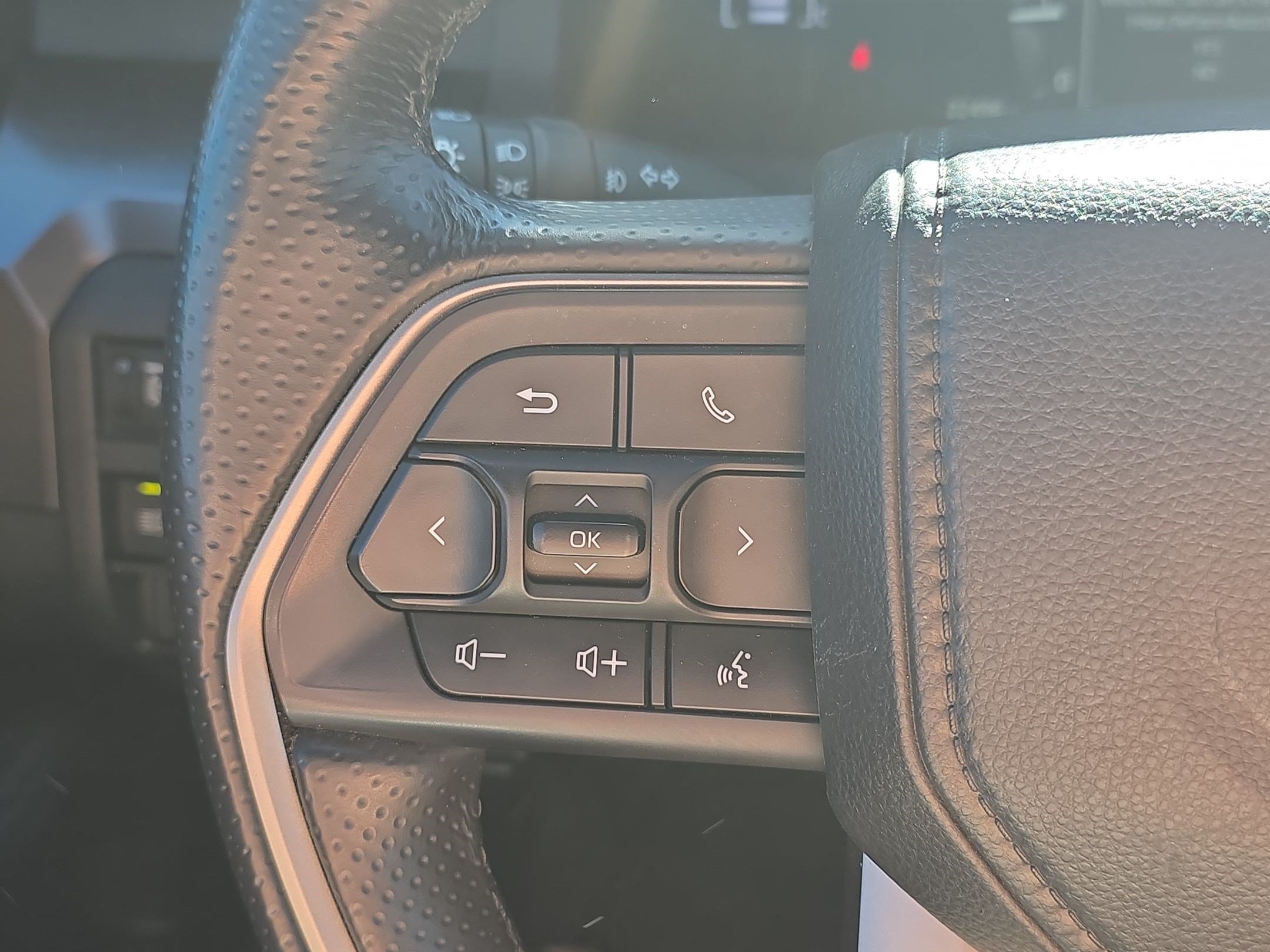 Used 2025 Toyota 4Runner SR5 AWD/4WD image 20